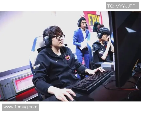 战队新队服震撼发布潮流设计引领电竞时尚潮流